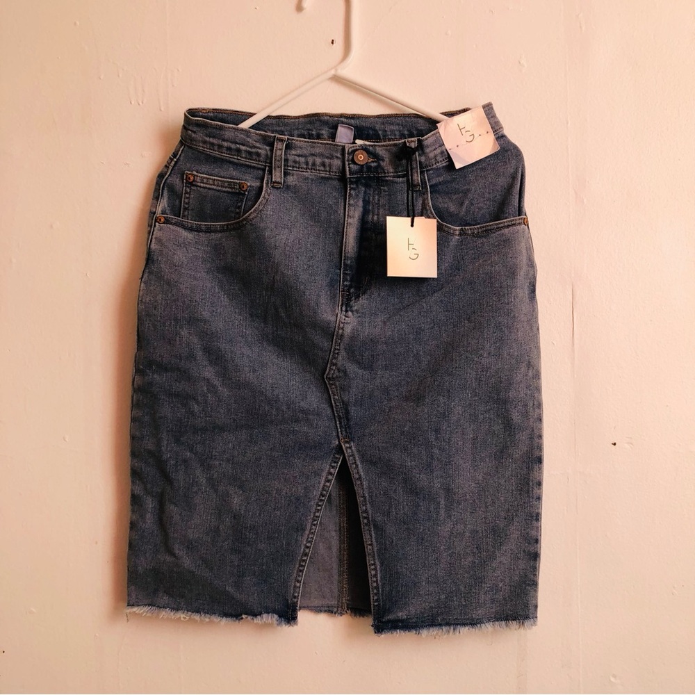 NWT High-Waisted Denim Skirt Open Front Size 7/27